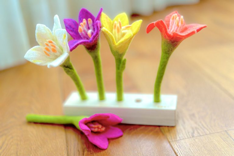 lovevery helper kit bloemen